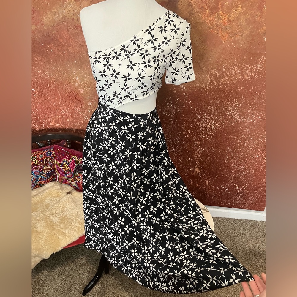 Pretty One-Shoulder Tanya Taylor Cut-Out Dress - Black and White 6